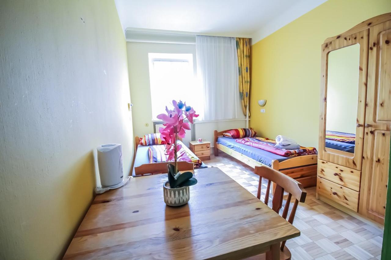 Economic 2Sb Apartment In Lively Area Viena Exterior foto